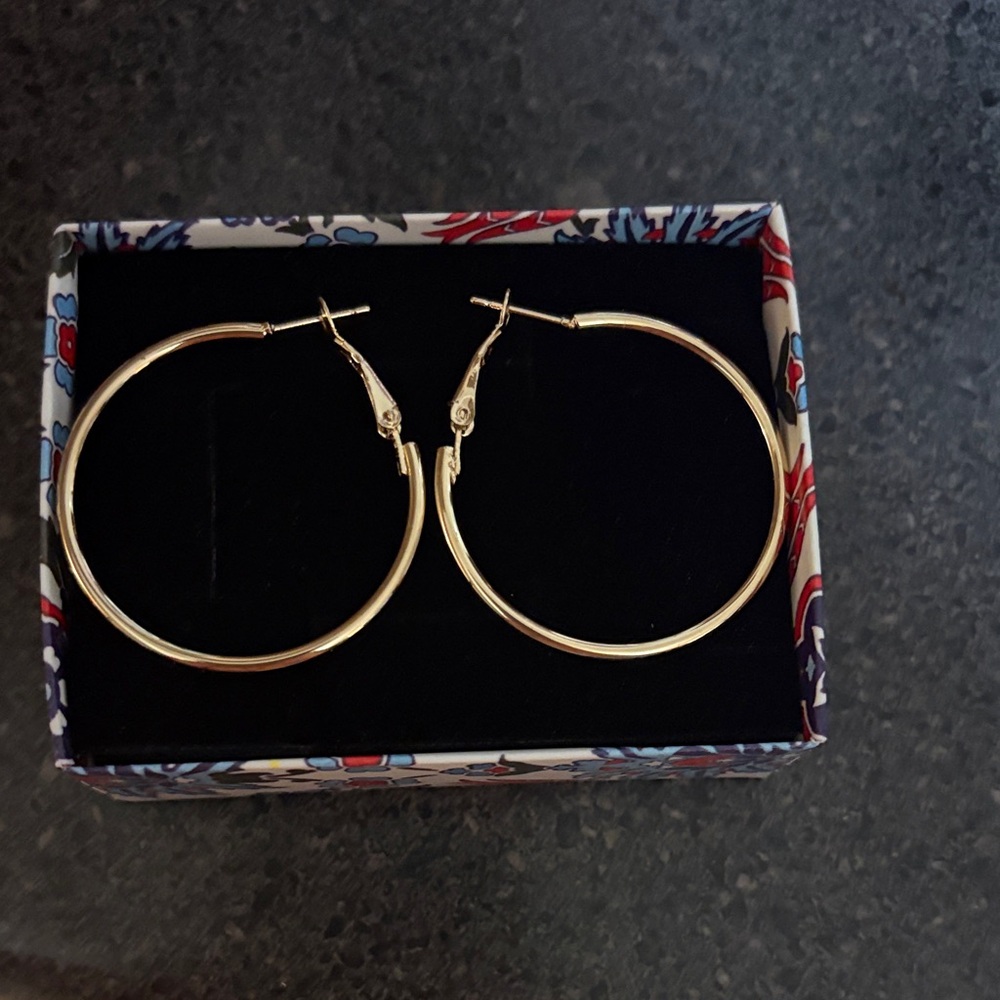 Elegant Gold Colour Hoop Earrings in gift box